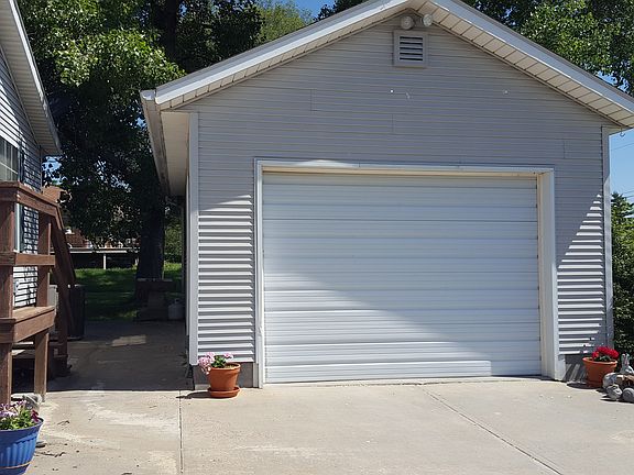 2nd image of 2800 S St