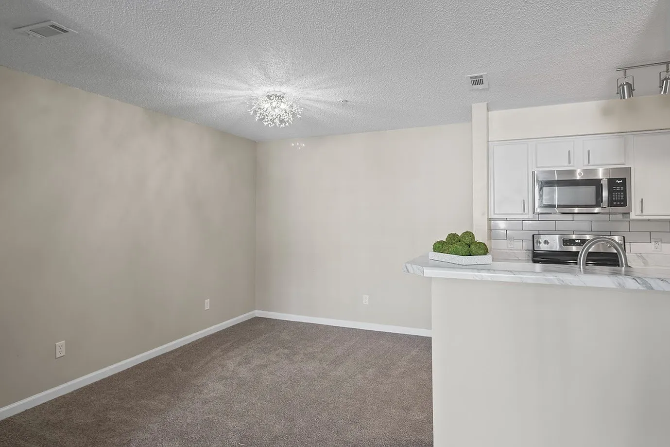 The Tarragon Apartments — Photo 3