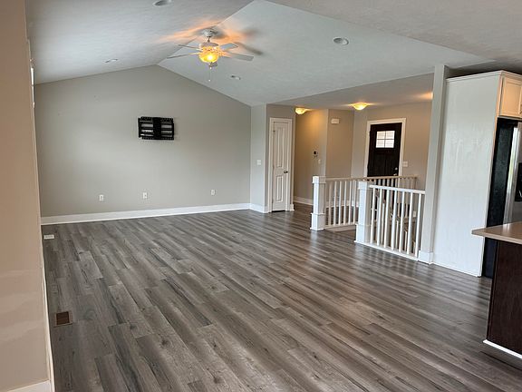 4th image of 11455 Crestridge Ct