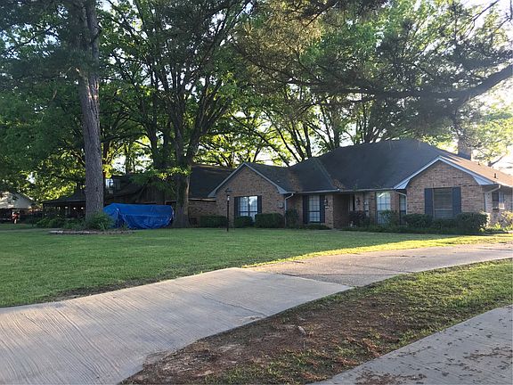 5th image of 10 Woodfern Ln