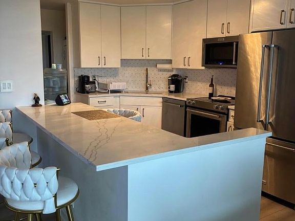 3rd image of 2 Claridge Dr. 7FW