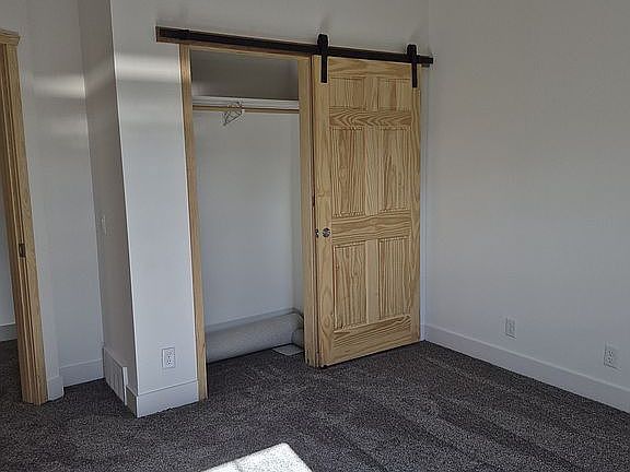 3rd image of 706 W Summit St