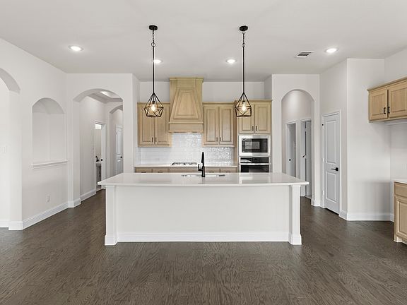 4th image of 405 Heritage Hill Dr