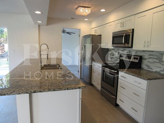 4th image of 7347 Barragan Rd