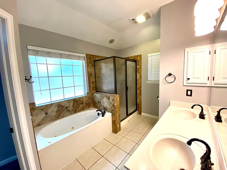 1020 Pruett Dr — Photo 16