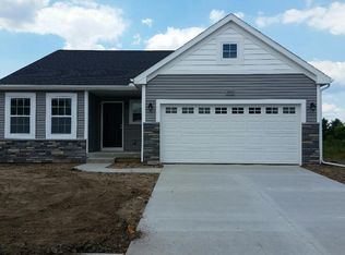 1612 Harper Grove Ln, Vicksburg, MI 49097