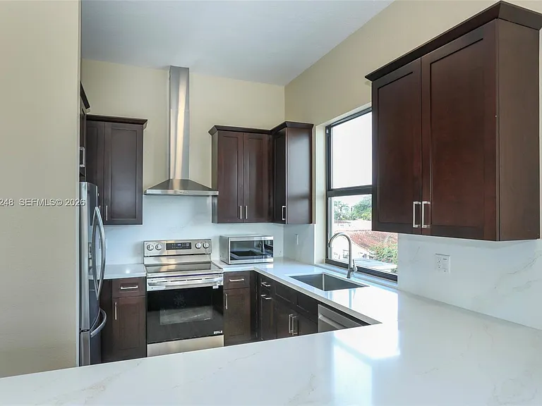 120 SW 35th Ave #A2 — Photo 12