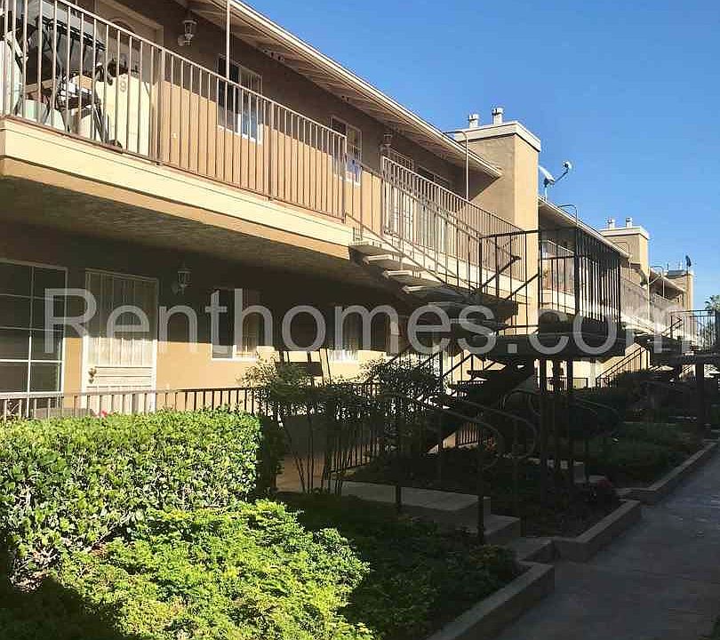 1st image of 4779 Seminole Dr APT 210