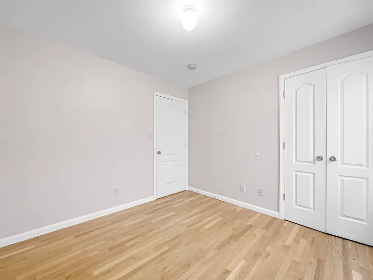 3 Montrose Ave #2 — Photo 11