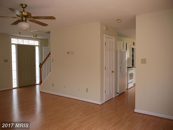 5th image of 68 Melanie Hollow Ln