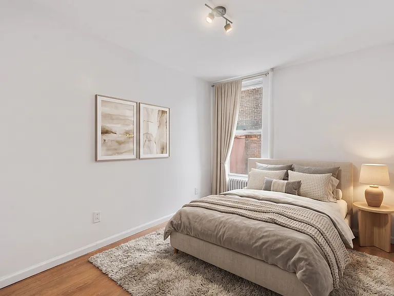 723 11th Ave #4B — Photo 4