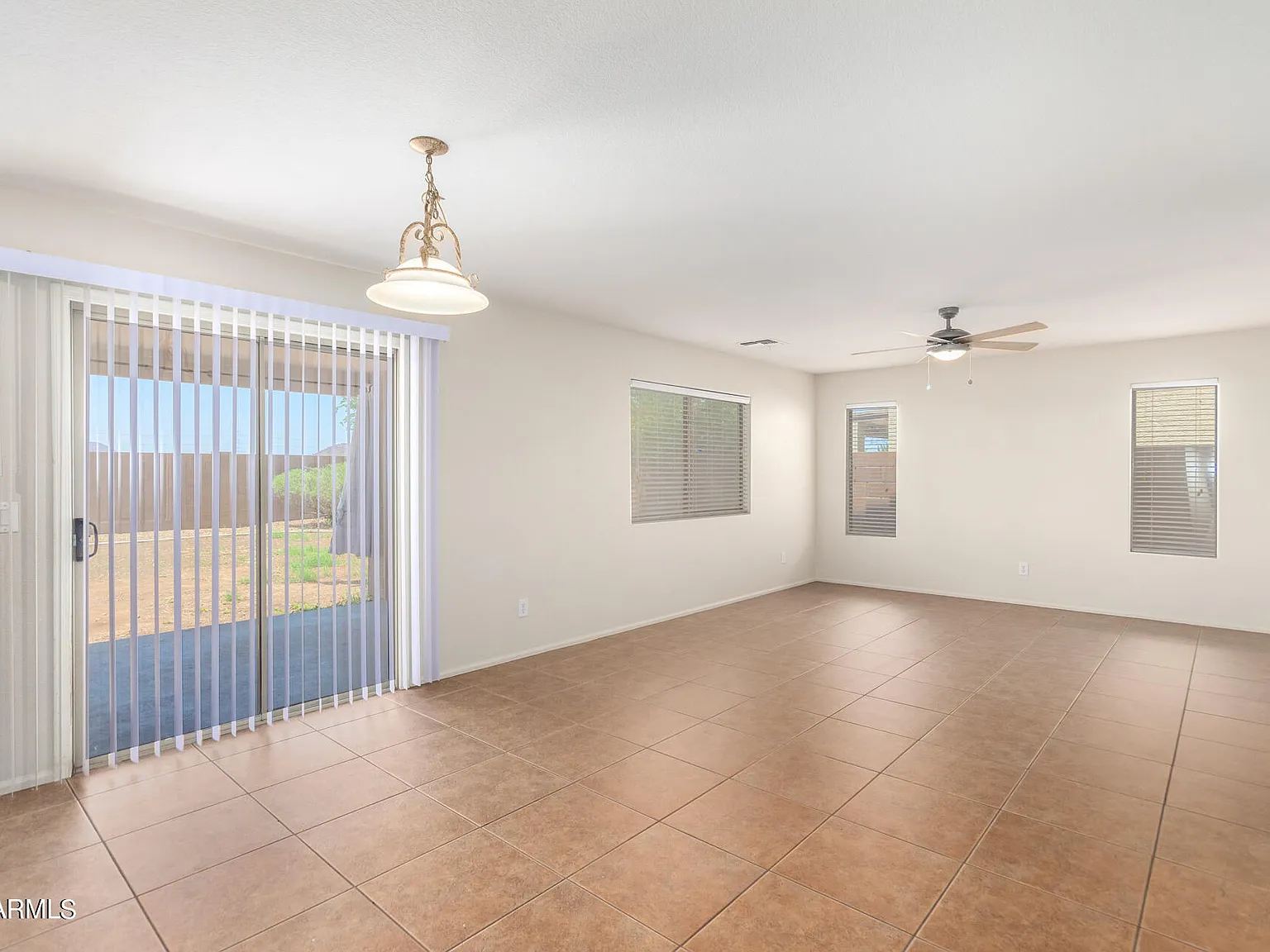 4 bed, 2.5 bath, 2206 sqft, $2,295 — Photo 4
