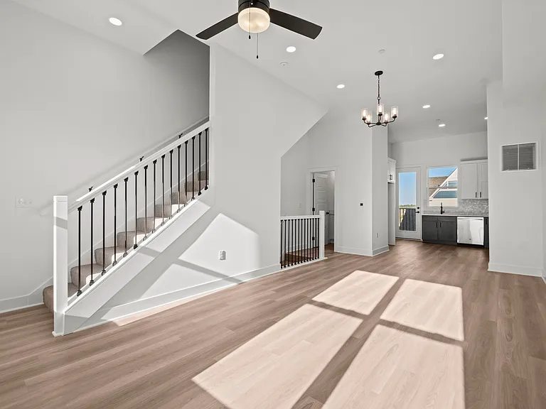 447 SW Longview Blvd — Photo 7