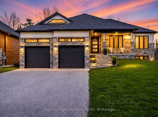 2237 Shore Ln, Wasaga Beach, ON L9Z 2J6