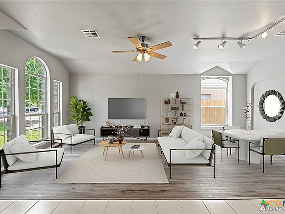 3rd image of 4504 Twin Oaks Cir