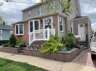 224 Rushmore Ave, Carle Place, NY 11514