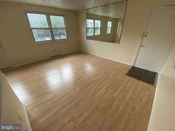3rd image of 4408 Falls Bridge Dr Unit D