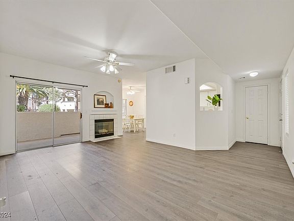 4th image of 2975 Bluegrass Ln APT 1212