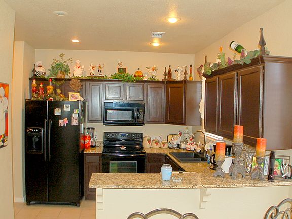 5th image of 581 Sorrento Dr