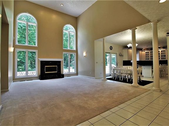5th image of 2430 Red Oak Ct