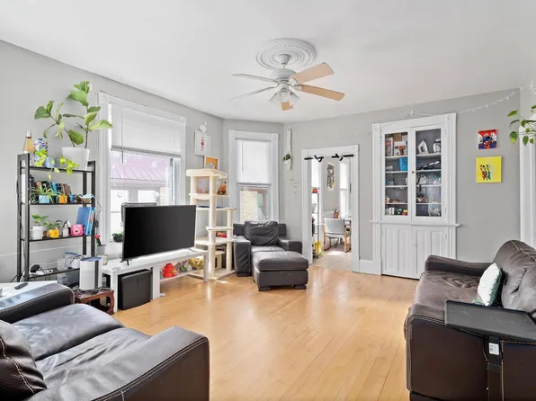 2515 N Cramer St, Milwaukee, WI 53211