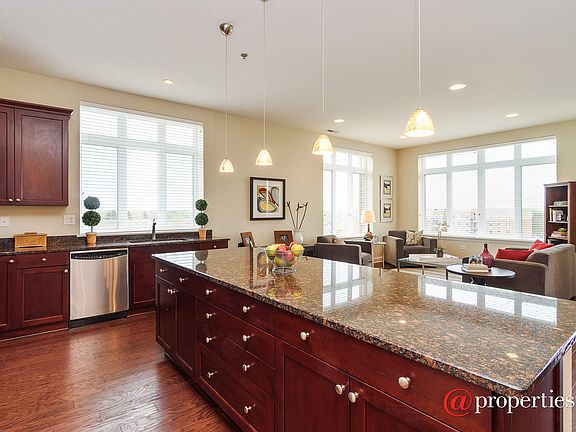 Kitchen / Living Room