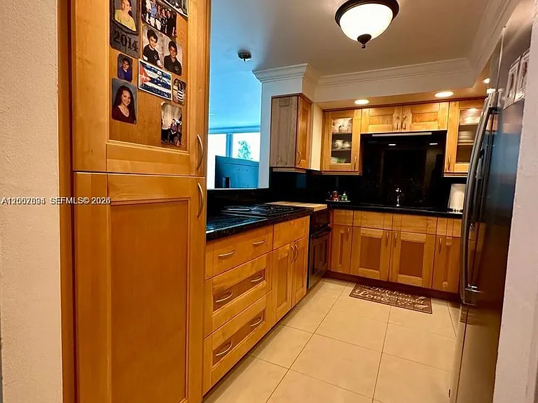 2655 Collins Ave #410 — Photo 6
