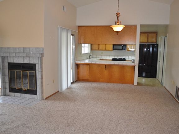 3rd image of 4529 Wessex Ln