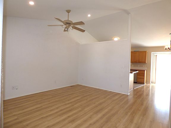 4th image of 1937 S Chateau St