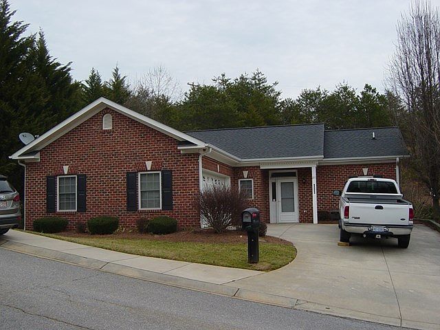1st image of 217 Old Brickyard Cir