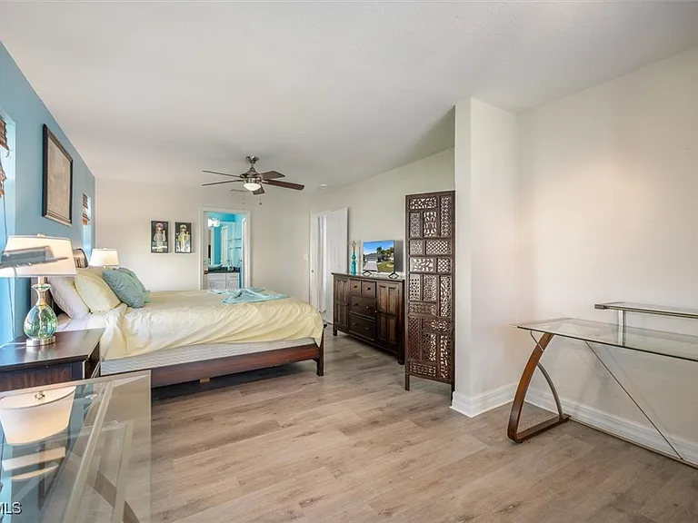 4516 SW 21st Pl — Photo 35