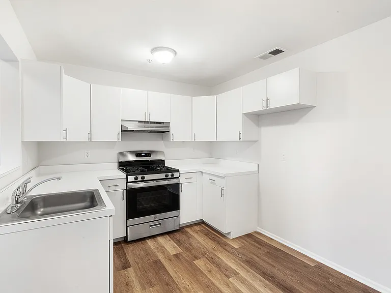 701 Tallwood Ln — Photo 9