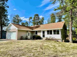 136 Ridgewood Dr, Marquette, MI 49855