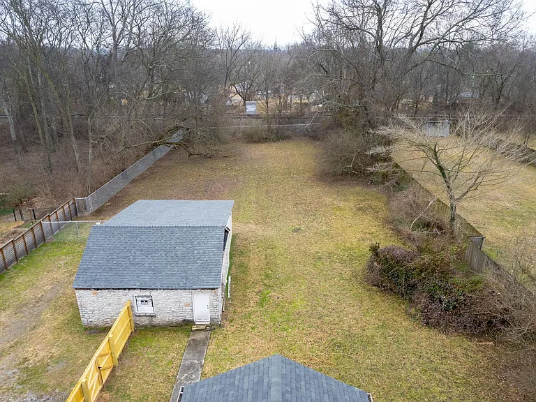 HUGE BACKYARD