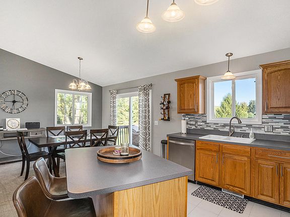 4th image of 6969 Pine Island Dr NE