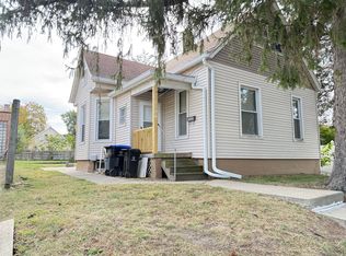 1104 W Macarthur Ave, Bloomington, IL 61701