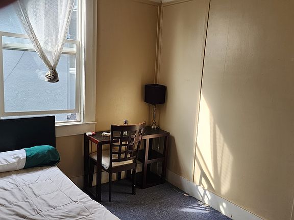 3rd image of 258 Granada Ave #2