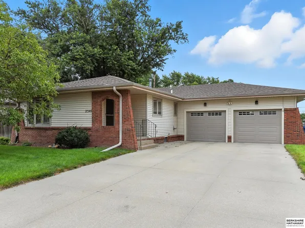 2540 N Wyoming Ave, Fremont, NE 68025