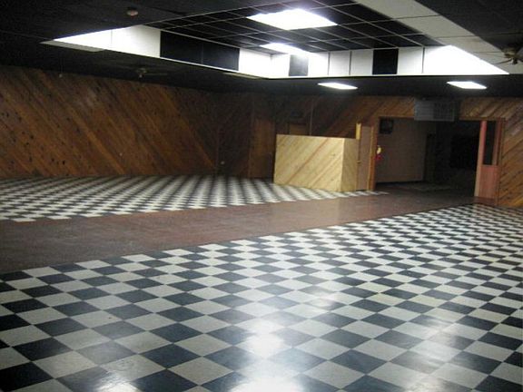 4th image of 1230 Burlew Blvd