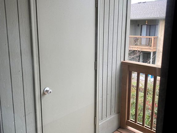 5th image of 3724 Saint Johns Ct #B