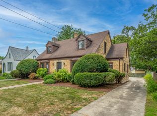 1130 Duncan Ave, Elgin, IL 60120
