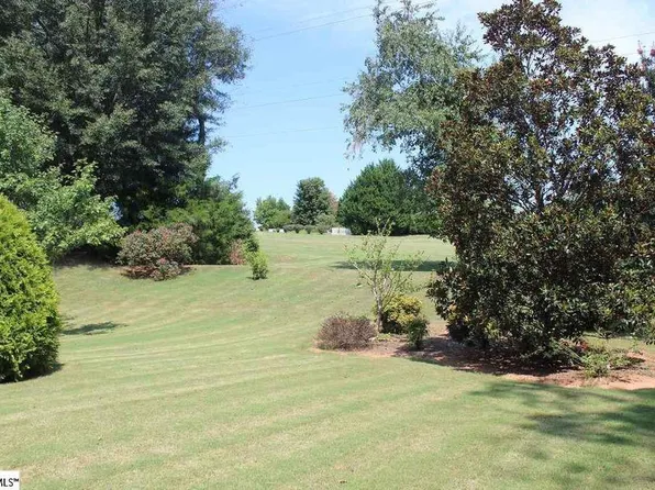 607 S Sweetwater Hills Dr, Moore, SC 29369