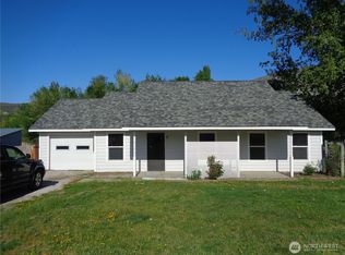 5 Orchard Loop N, Tonasket, WA 98855