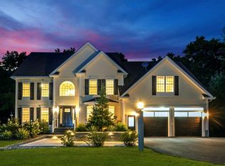 18 Mulberry Ln, Pelham, NH 03076