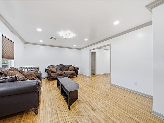 3rd image of 248 E Zion Pl