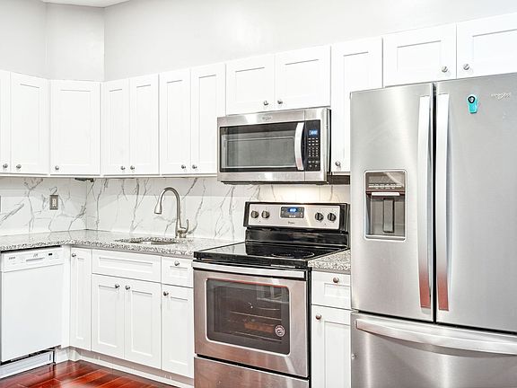 5th image of 2537 Oakford St