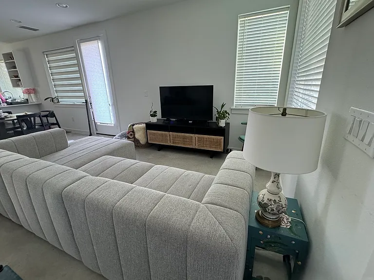 1181 Sarabeth Way — Photo 7