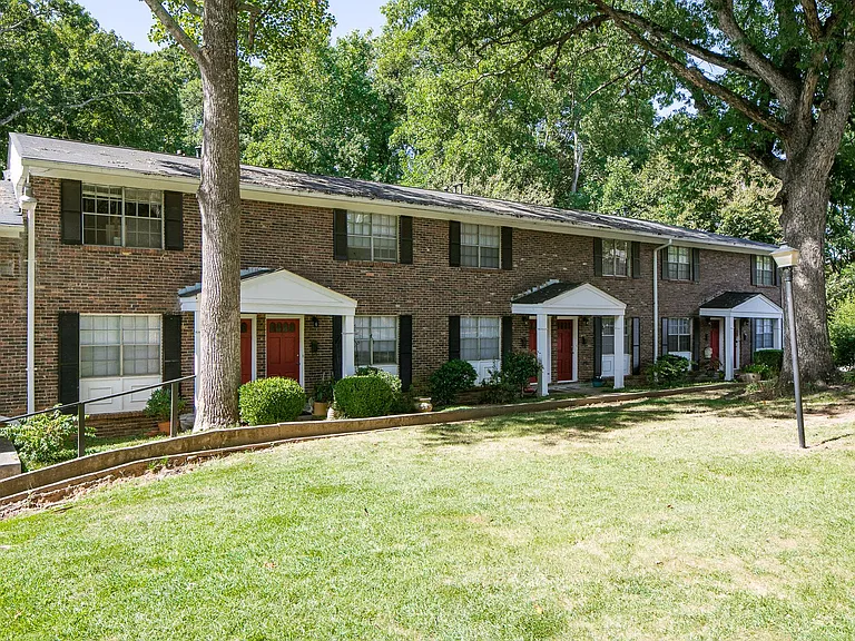 2 Bedroom Townhouse Private Entrance