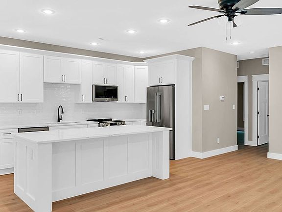 2nd image of 809 N Walnut St #4