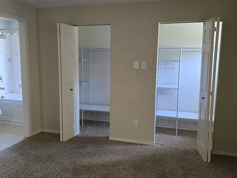 702 Montgomery St — Photo 21